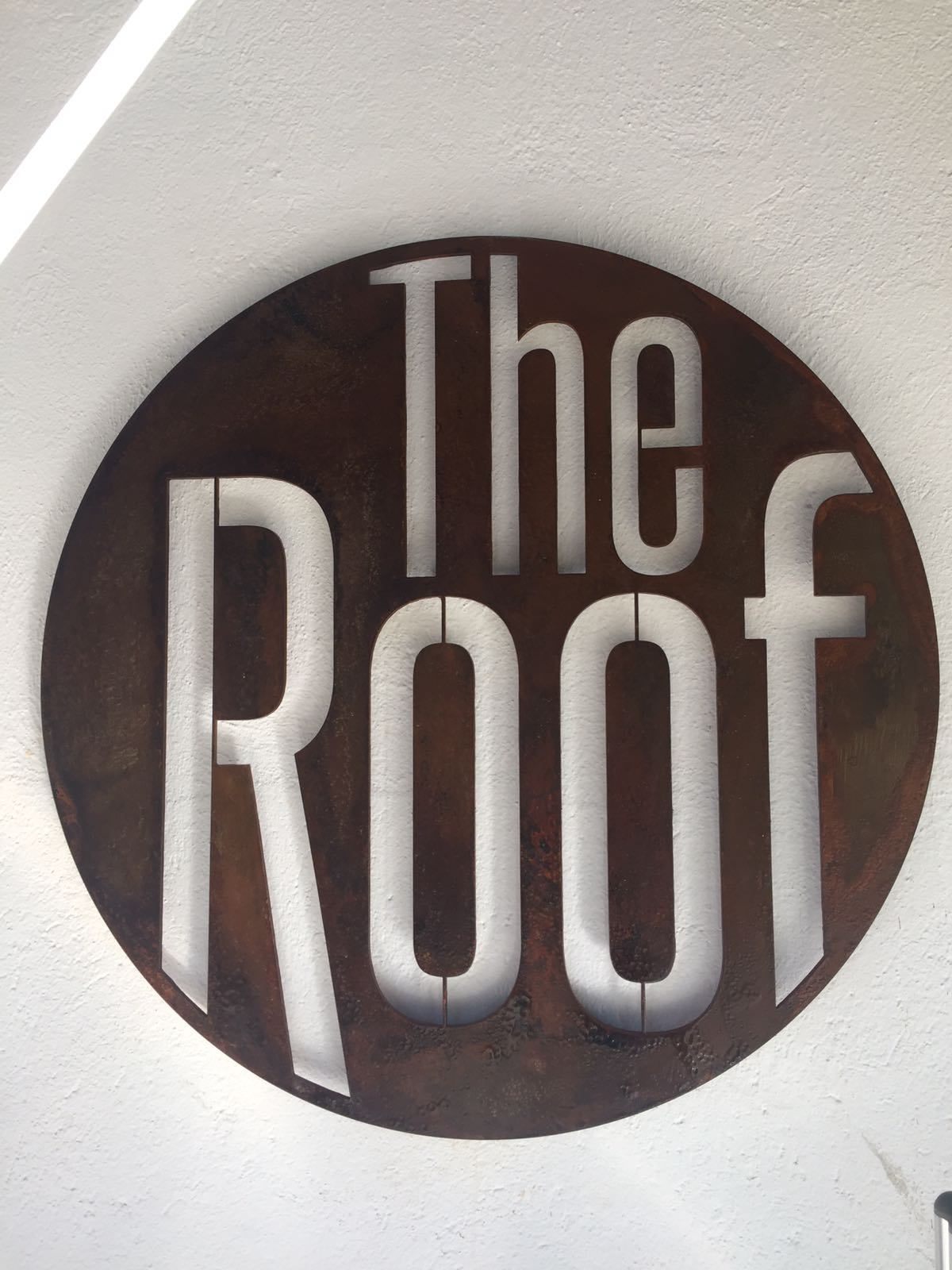 Logotipo de The Roof Molins