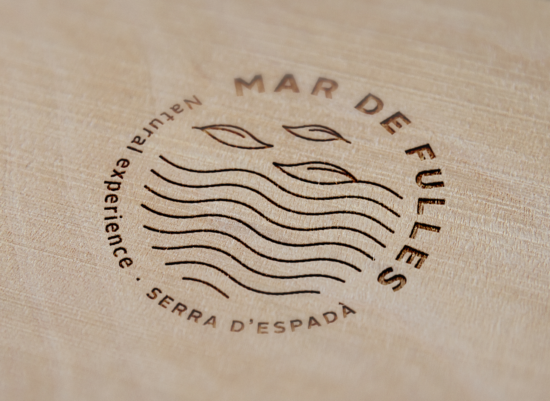 Logotipo de Mar De Fulles (mar De Hojas)