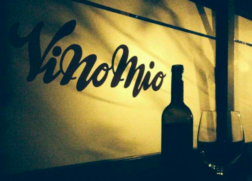 Logotipo de Vinomio
