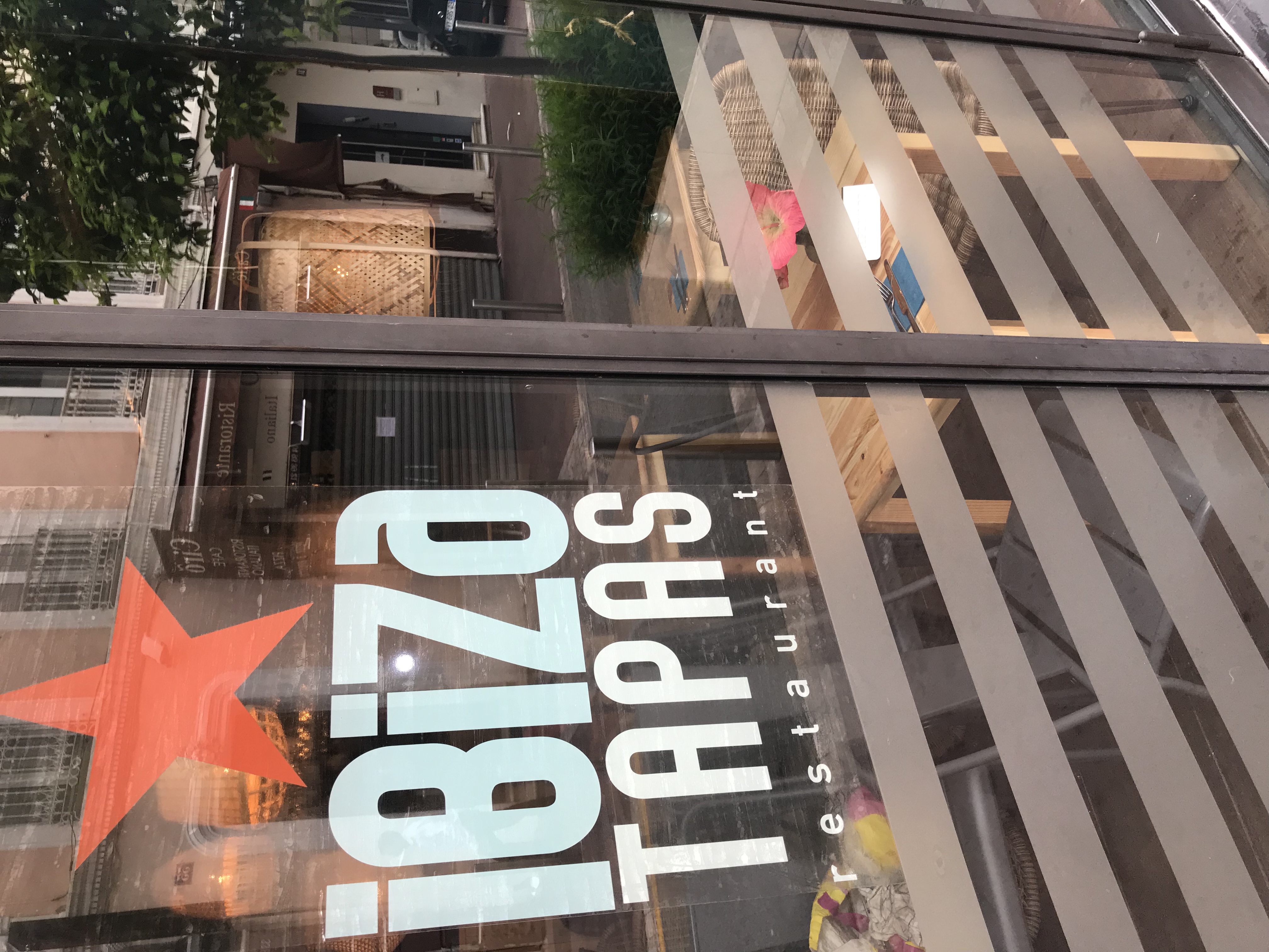 Logotipo de Ibiza Tapas Cannes