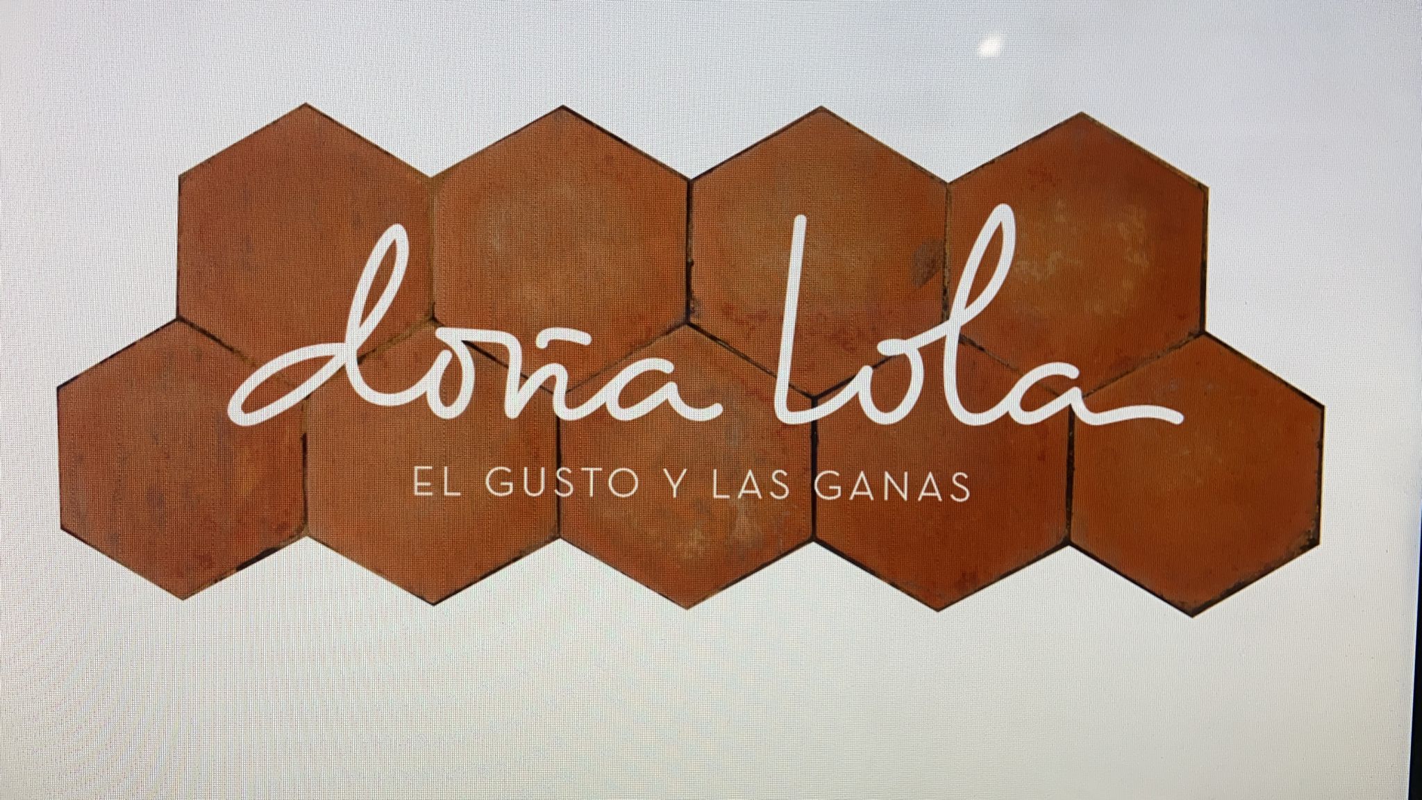 Logotipo de Doña Lola Gastrotaberna